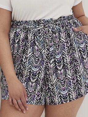 Torrid 6XL Plus Size Pull On Chevron Print Shorts in Black & Purple Summer